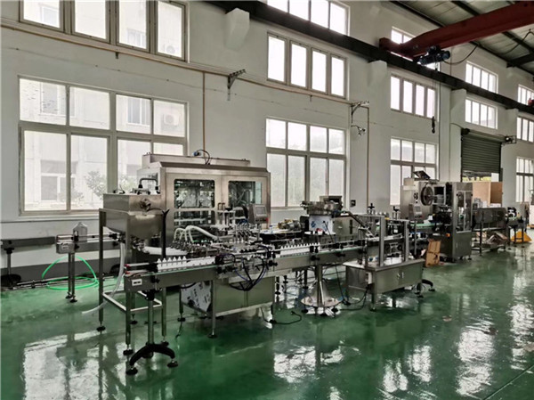 Plniaca linka stroja